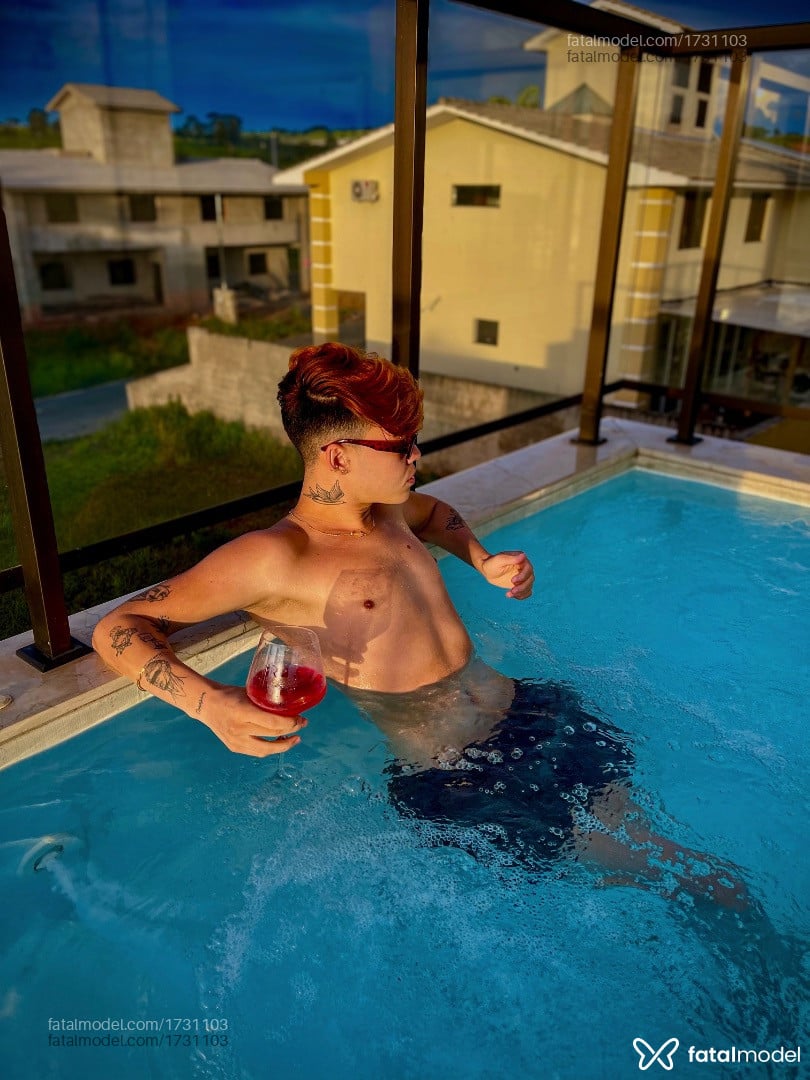 Acompanhante homem ruiva (o) de olhos castanhos - Caio Lima