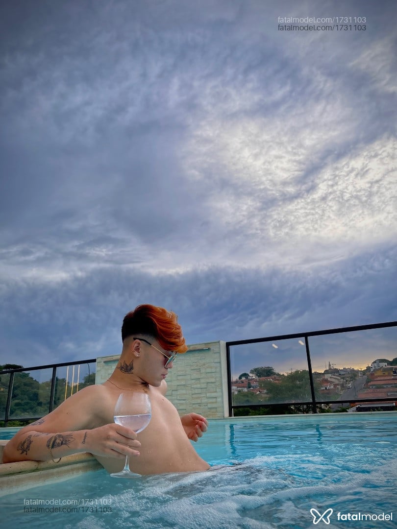 Acompanhante homem ruiva (o) de olhos castanhos - Caio Lima