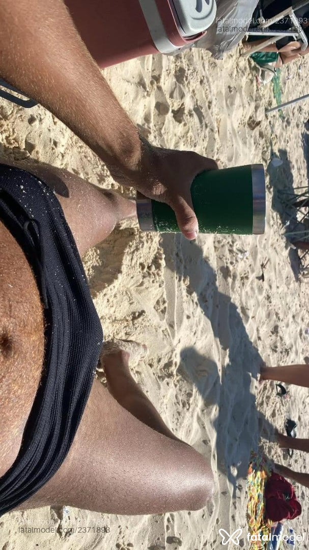Acompanhante homem com cabelo castanho de olhos castanhos em Rio de Janeiro Acompanhante homem com cabelo castanho de olhos castanhos em Rio de Janeiro - Thalles Veigar