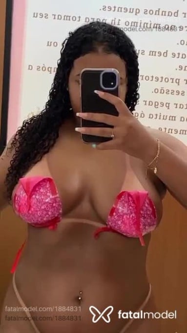 Acompanhante mulher morena (o) de olhos castanhos em Brusque Acompanhante mulher morena (o) de olhos castanhos em Brusque - Nicolle