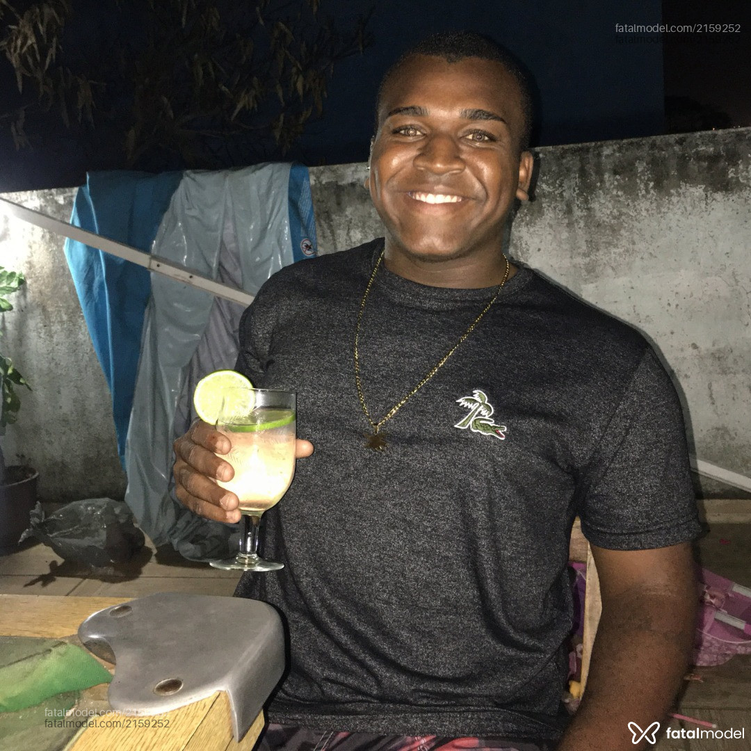 Acompanhante homem morena (o) de olhos pretos em Macaé - Wesley Rezende