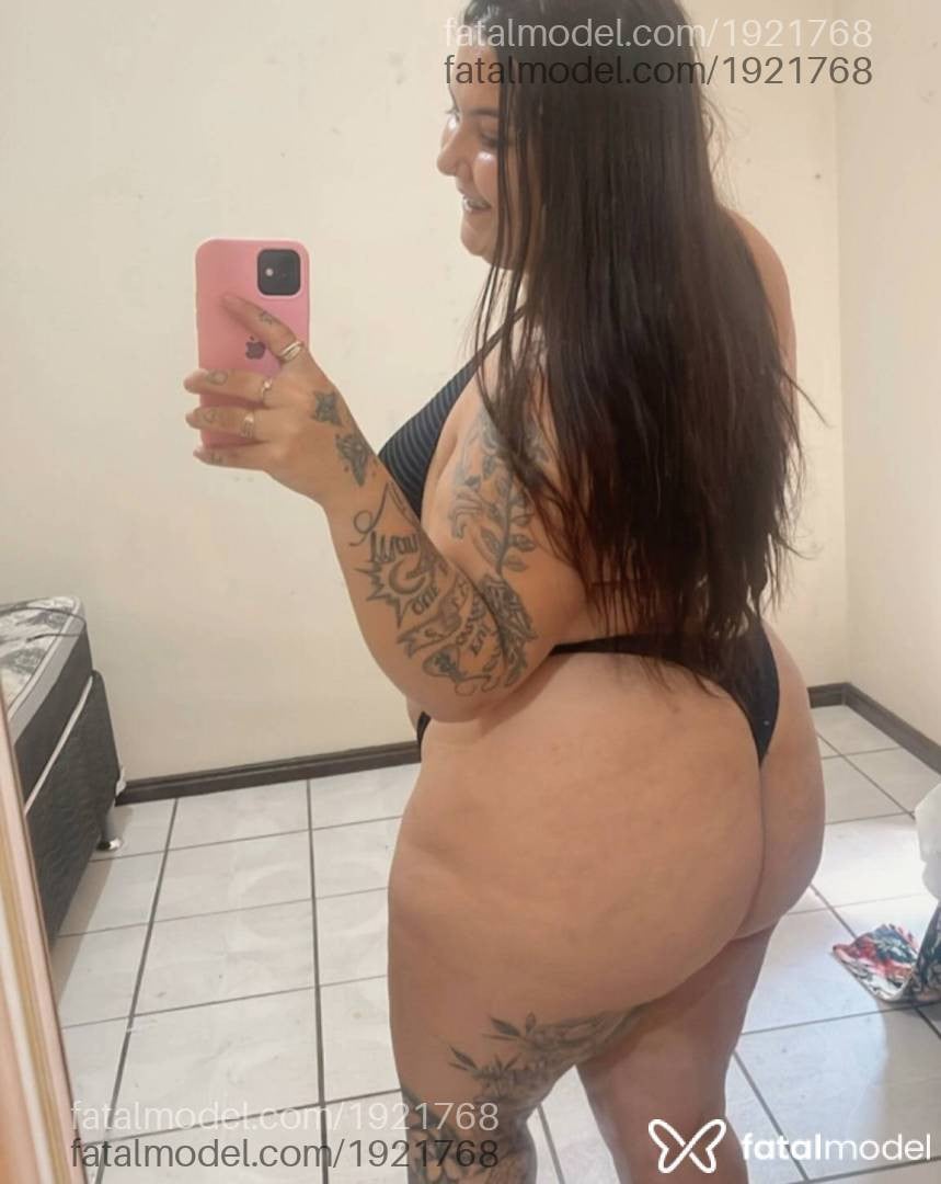 Acompanhante mulher com cabelo castanho de olhos castanhos - Mariani