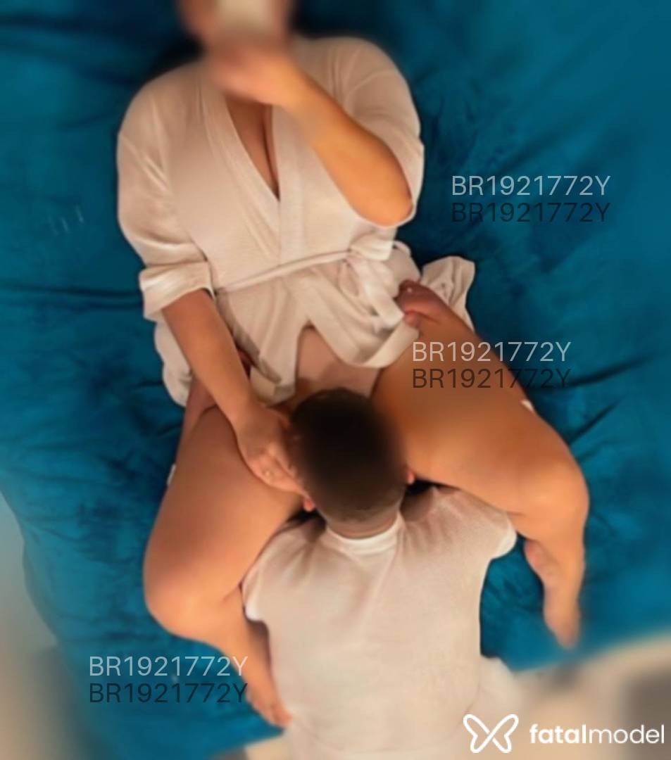 Acompanhante mulher com cabelo castanho de olhos castanhos em Passo Fundo Acompanhante mulher com cabelo castanho de olhos castanhos em Passo Fundo - DoceAnne