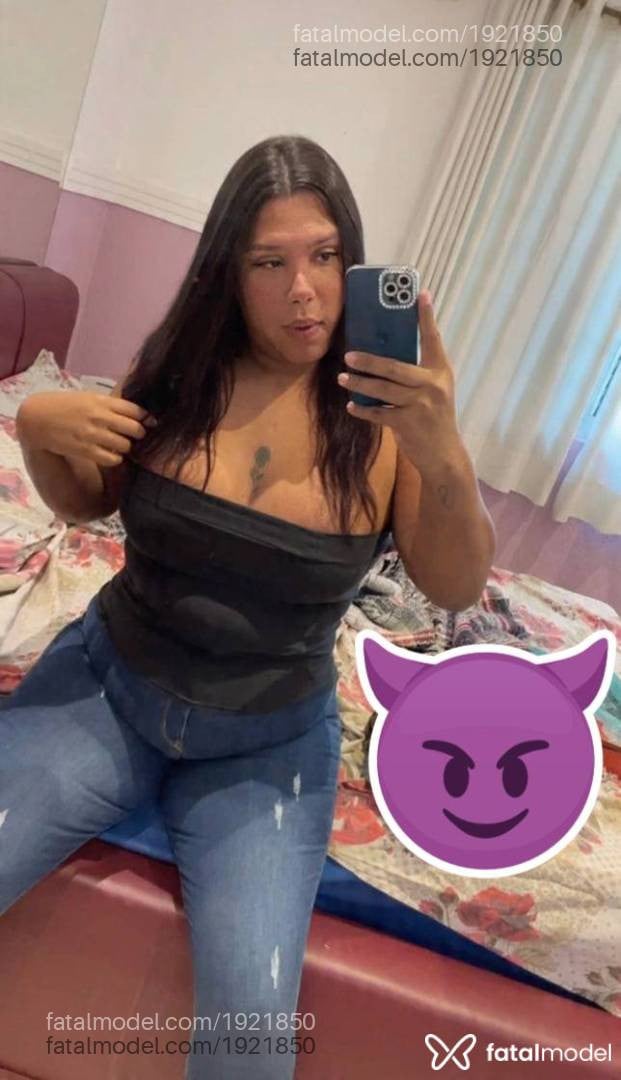 Acompanhante mulher trans morena (o) de olhos castanhos - Yndia