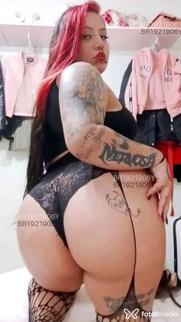 Acompanhante mulher com cabelo colorido de olhos pretos em São Paulo - Lillith
