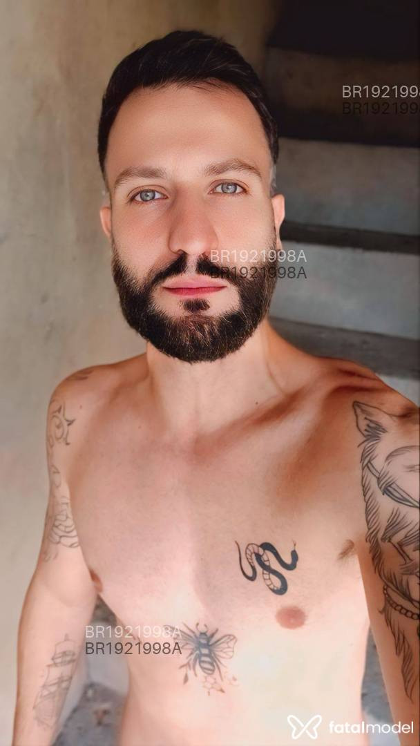 Acompanhante homem com cabelo castanho de olhos verdes em Santo André - Felipe