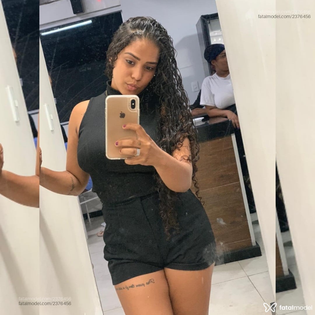 Acompanhante mulher morena (o) de olhos castanhos em Belo Horizonte - Mel