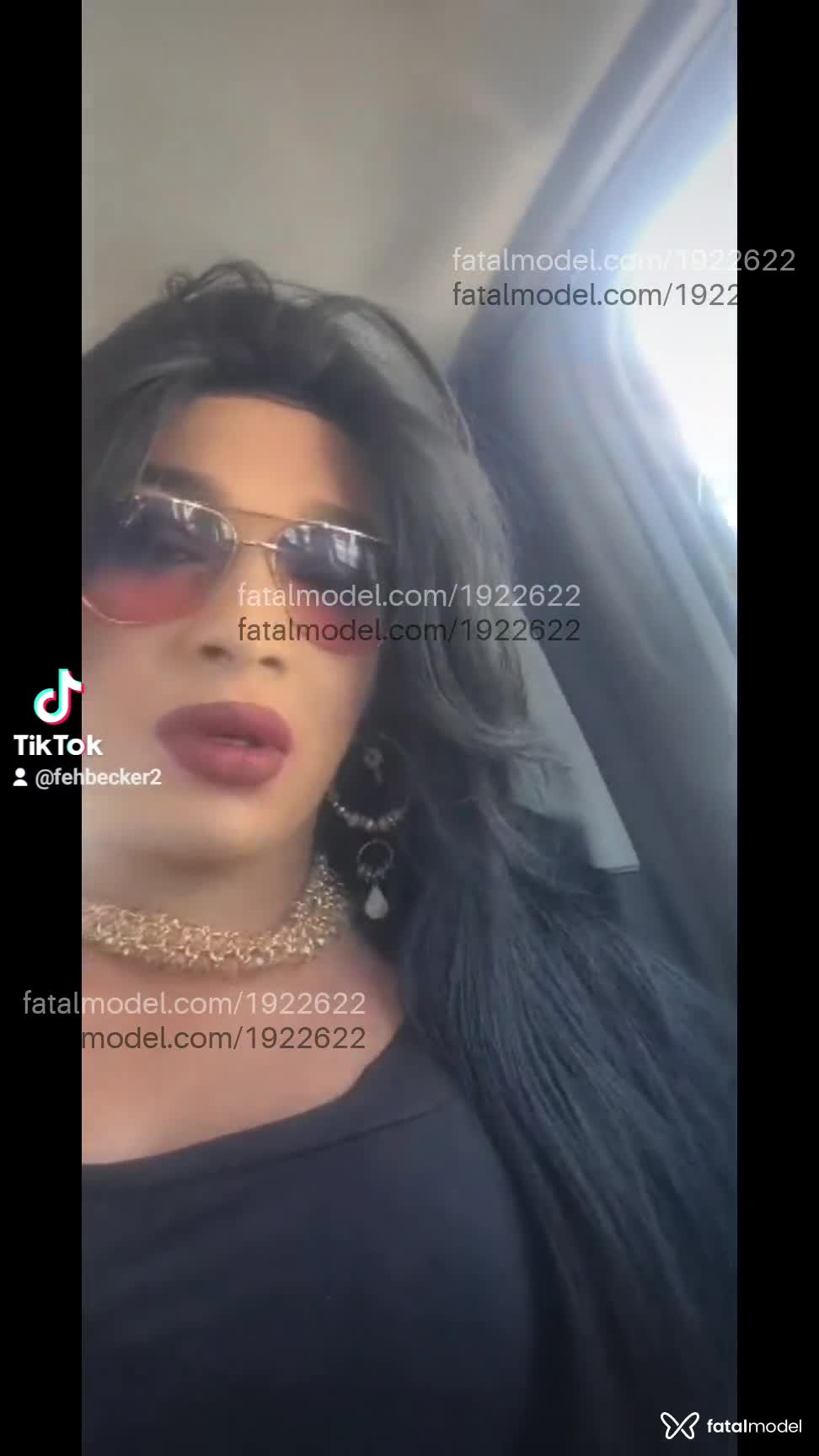 Acompanhante mulher trans com cabelo castanho de olhos castanhos - Wanessa Villar