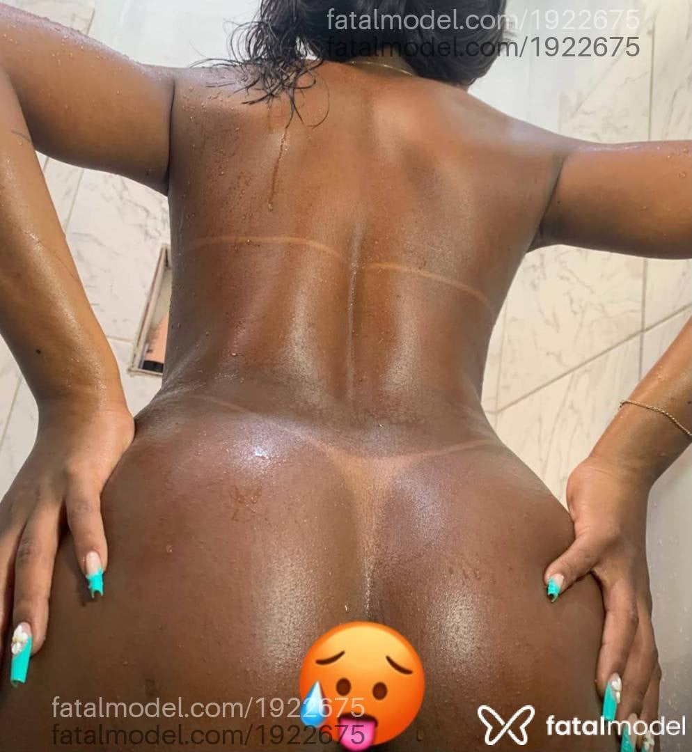 Acompanhante mulher morena (o) de olhos pretos - Abombom Souza