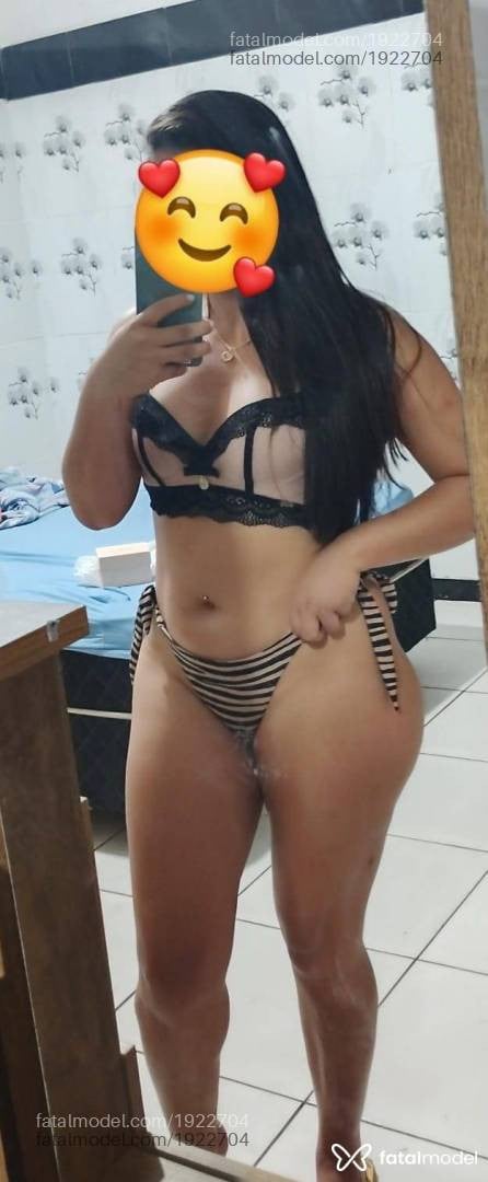 Acompanhante mulher morena (o) de olhos pretos - Carol