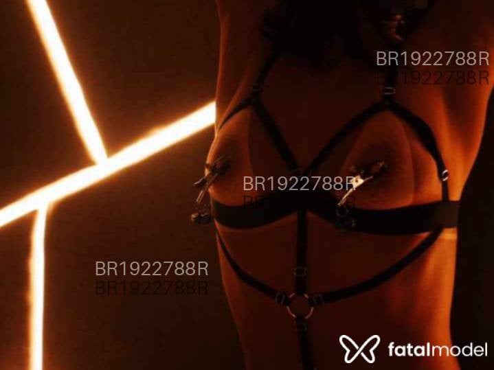 Acompanhante mulher com cabelo castanho de olhos pretos em Rio de Janeiro - Karinadouber