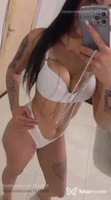 Acompanhante mulher morena (o) de olhos castanhos - Melissa