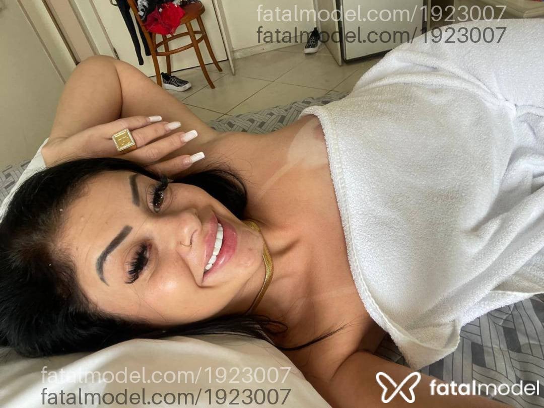Acompanhante mulher morena (o) de olhos mel em Canoas - Rittinhaaa