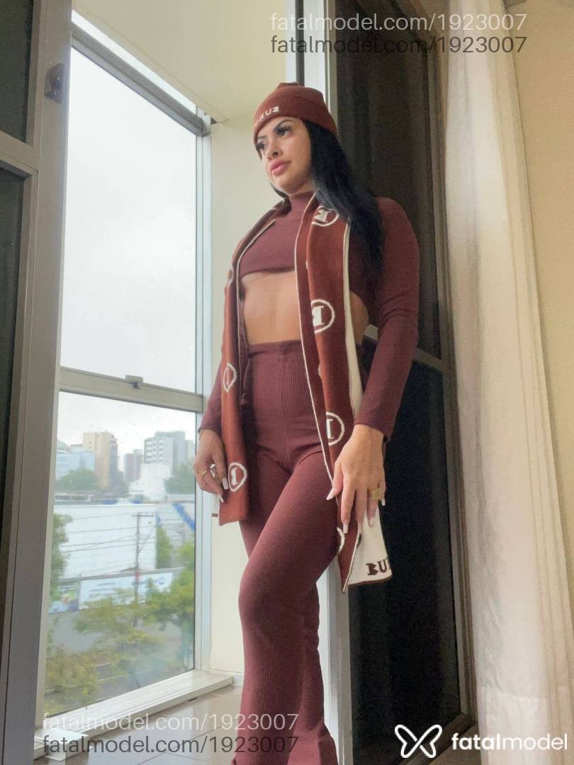 Acompanhante mulher morena (o) de olhos mel em Canoas - Rittinhaaa