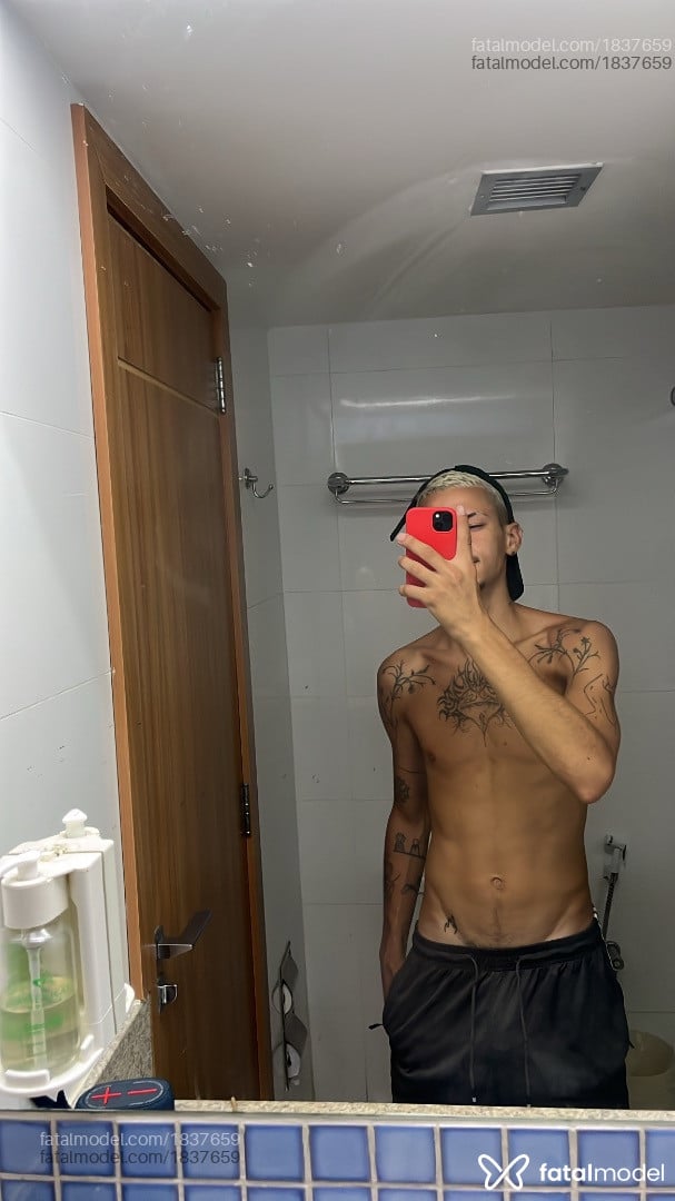 Acompanhante homem morena (o) de olhos castanhos em Belo Horizonte Acompanhante homem morena (o) de olhos castanhos em Belo Horizonte - Emanoel