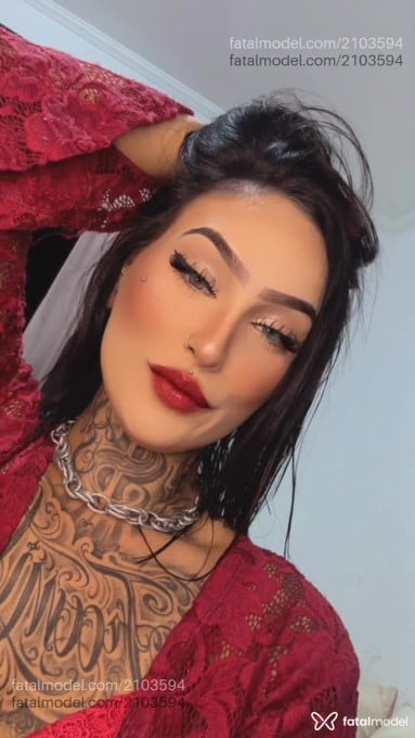 Acompanhante mulher com cabelo castanho de olhos mel em Guarulhos - Greta Cristina