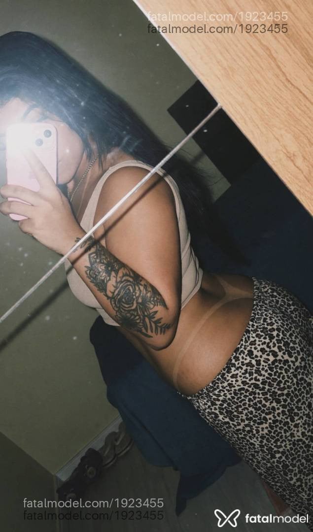 Acompanhante mulher morena (o) de olhos mel - Bruninha