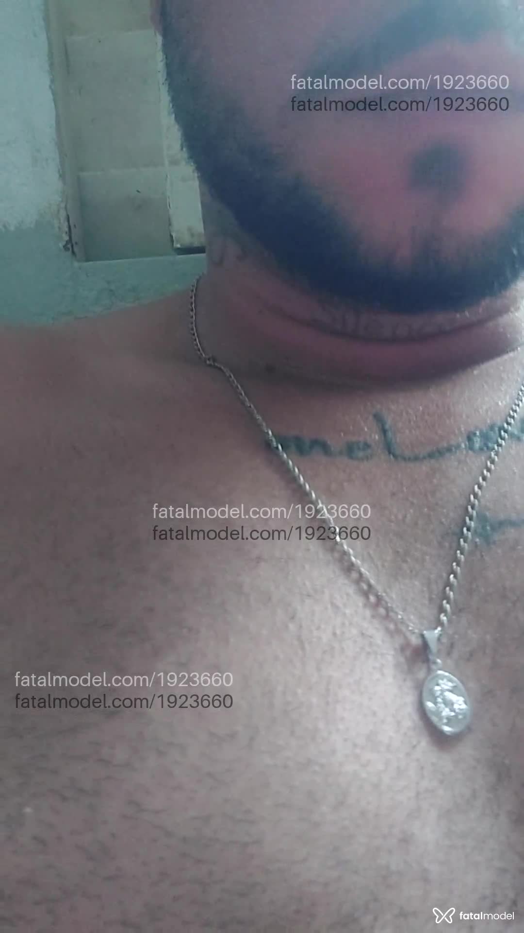 Acompanhante homem trans com cabelo castanho de olhos castanhos em Porto Alegre - Henrique