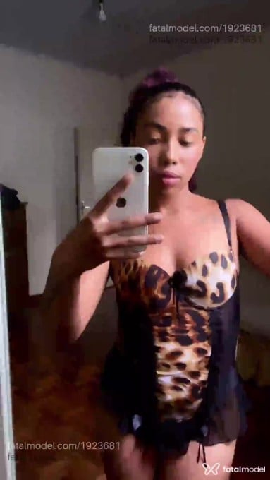 Acompanhante mulher morena (o) de olhos pretos em Pindamonhangaba Acompanhante mulher morena (o) de olhos pretos em Pindamonhangaba - Luna Mendes