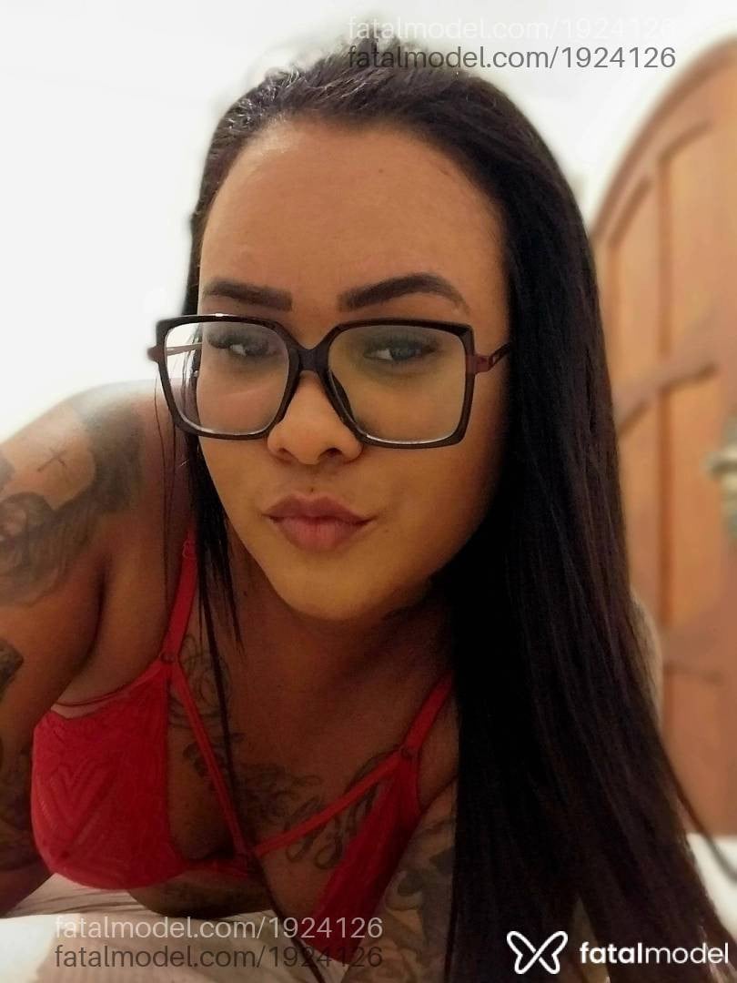 Acompanhante mulher morena (o) de olhos pretos em Vila Velha Acompanhante mulher morena (o) de olhos pretos em Vila Velha - Ravena