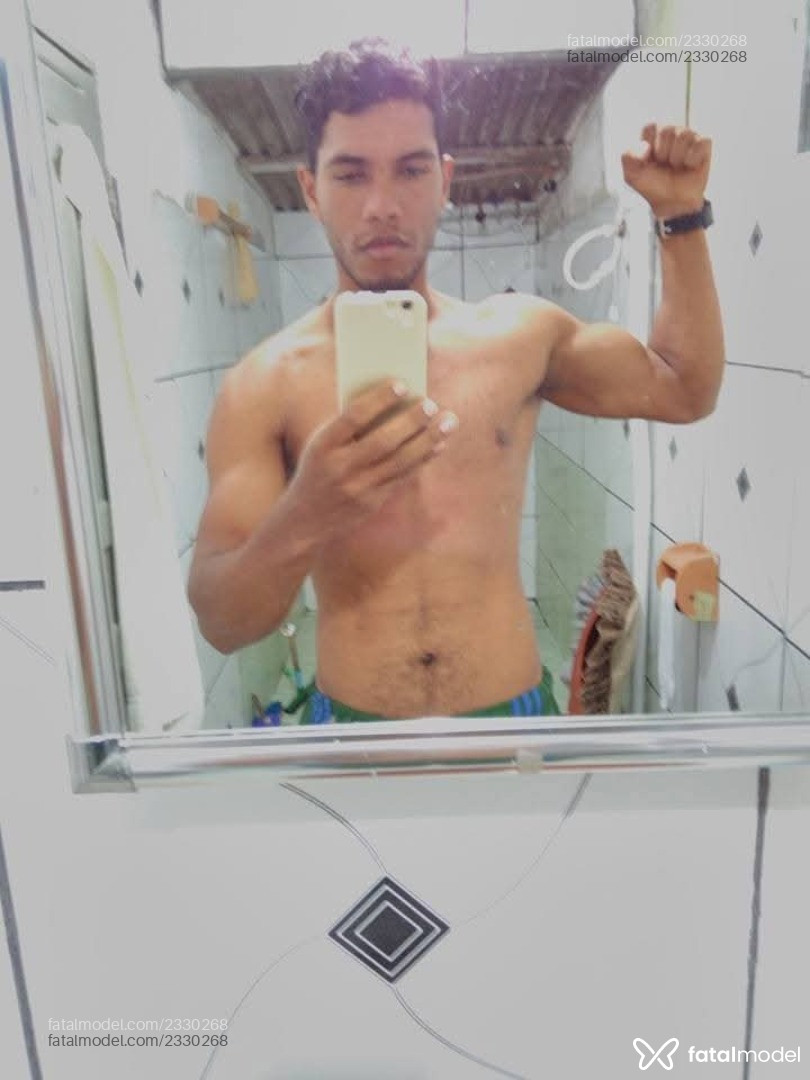 Acompanhante homem com cabelo castanho de olhos pretos em Manhuaçu - Willian Nobre