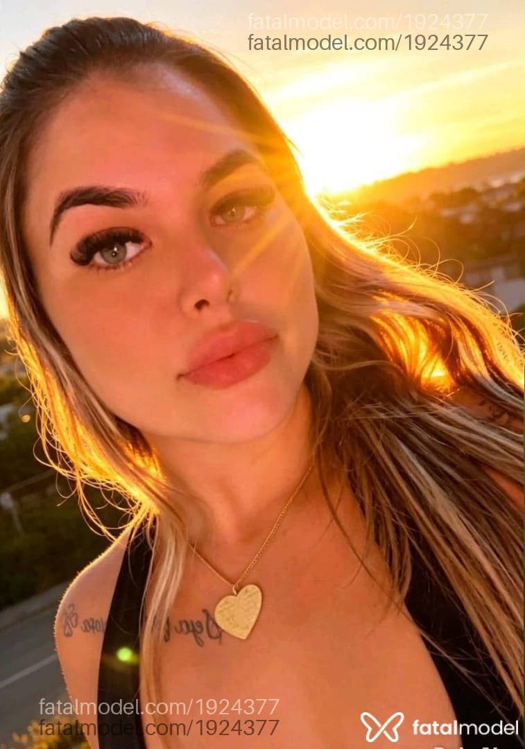 Acompanhante mulher loira (o) de olhos verdes - Gabriella