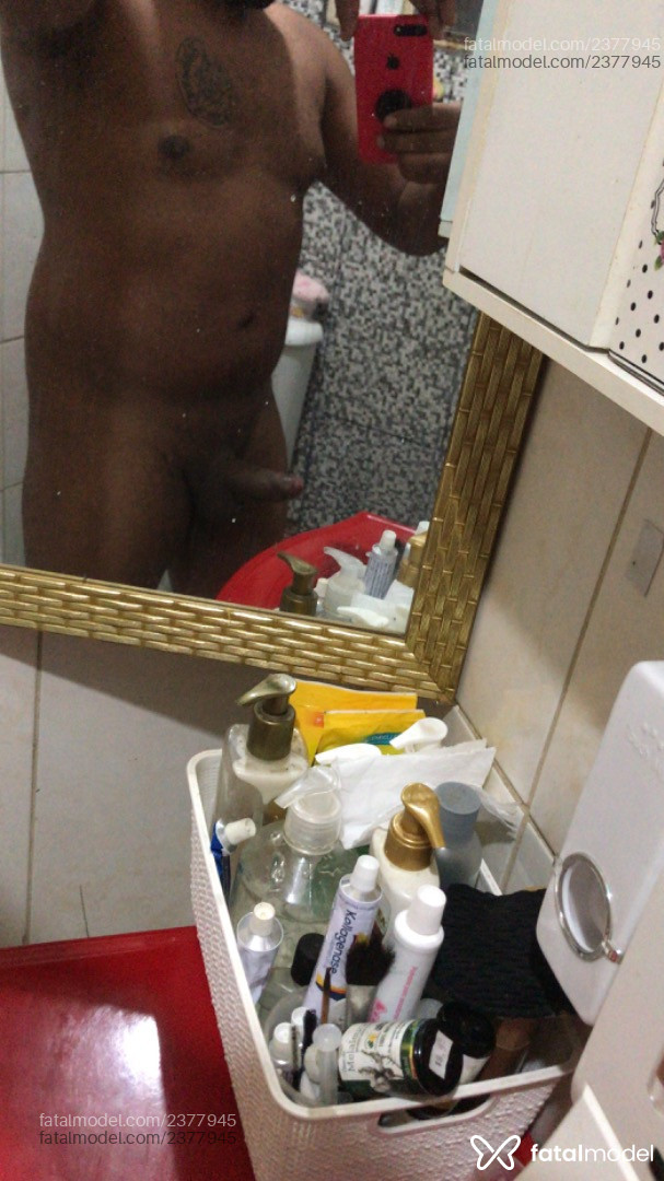 Acompanhante homem sem cabelo de olhos castanhos em Taubaté - Gustavo Mayson