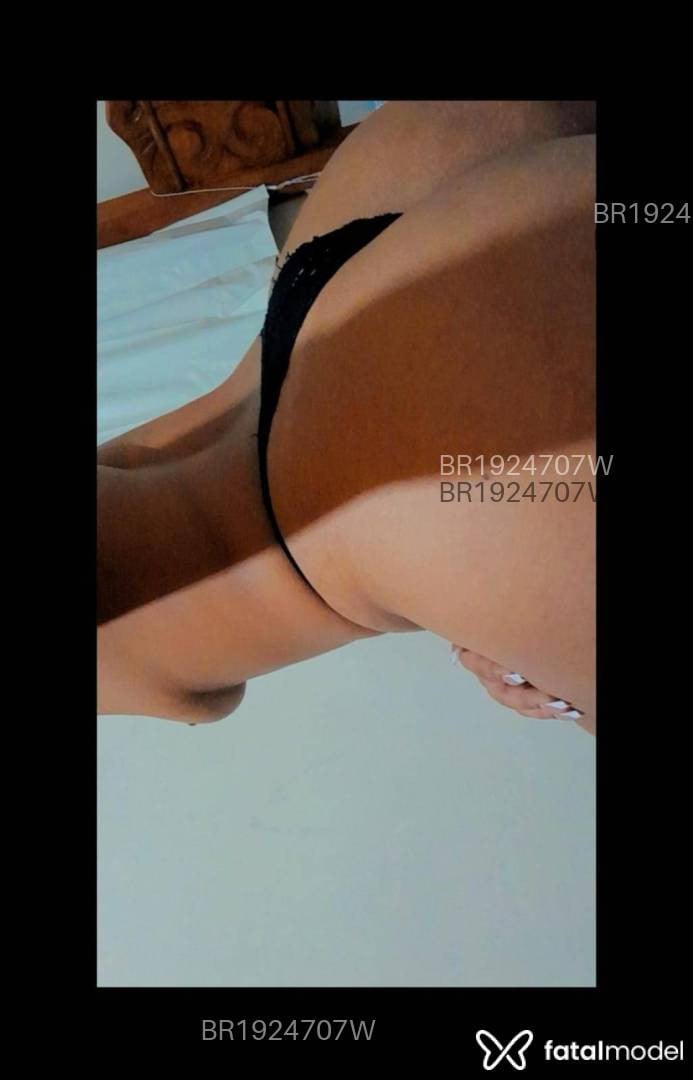 Acompanhante mulher morena (o) de olhos pretos - Majuh Acompanhante mulher morena (o) de olhos pretos - Majuh