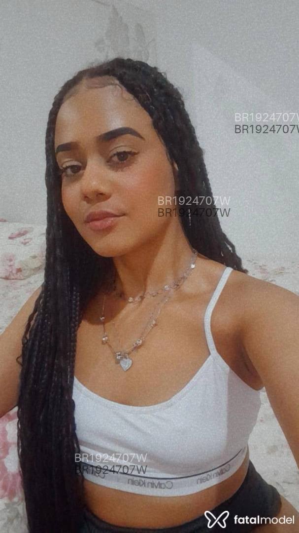 Acompanhante mulher morena (o) de olhos pretos - Majuh Acompanhante mulher morena (o) de olhos pretos - Majuh