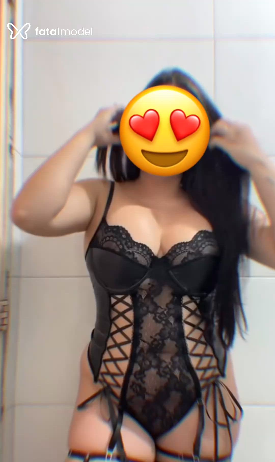 Acompanhante mulher morena (o) de olhos castanhos - Mia
