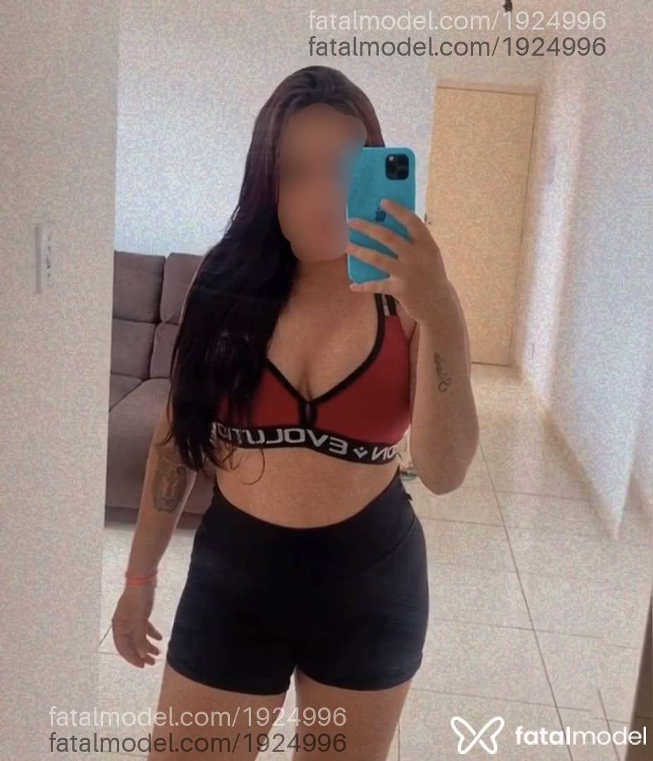 Acompanhante mulher morena (o) de olhos castanhos - Mia