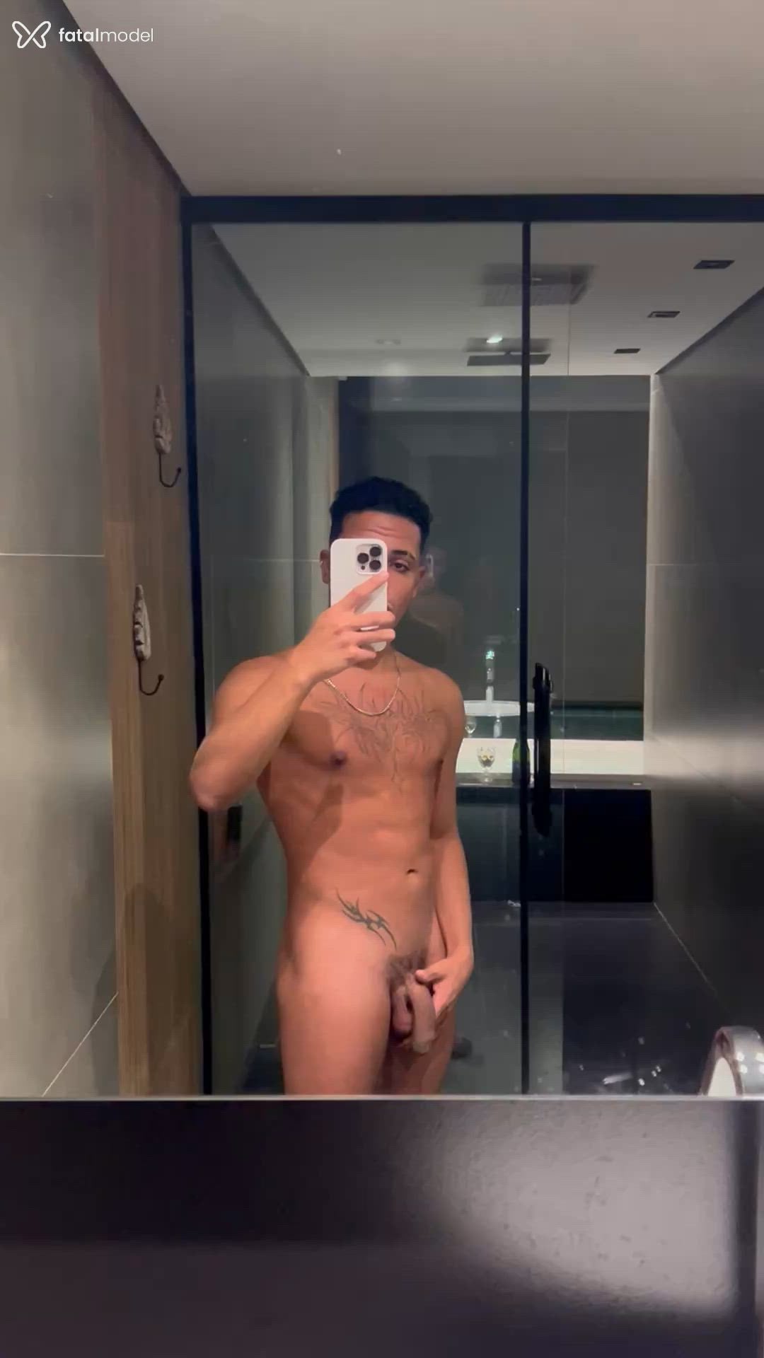 Acompanhante homem morena (o) de olhos castanhos em Ribeirão Preto Acompanhante homem morena (o) de olhos castanhos em Ribeirão Preto - Yan Castro