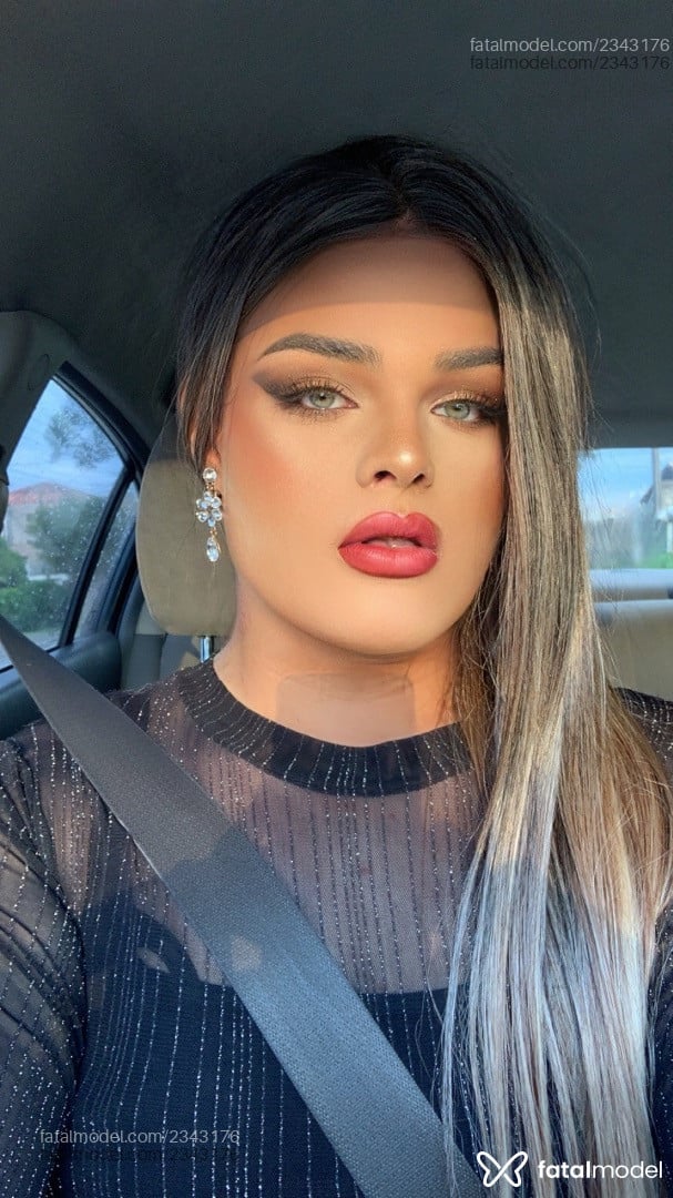 Acompanhante mulher trans loira (o) de olhos verdes em Curitiba - Zazafetichista