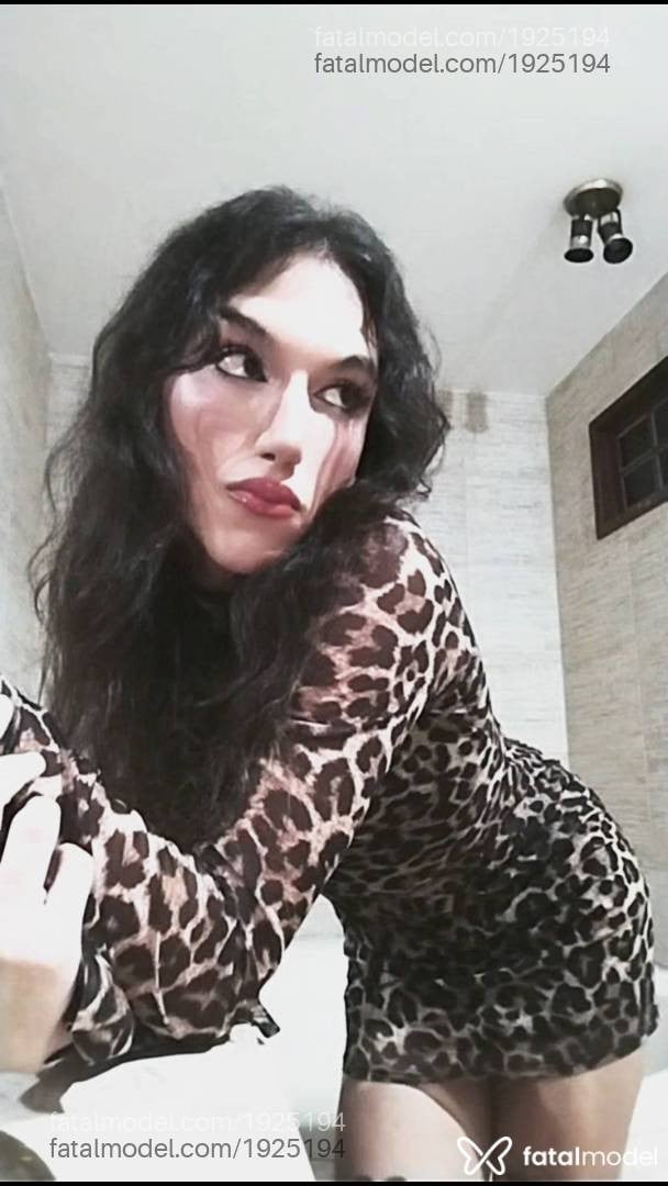 Acompanhante mulher trans com cabelo castanho de olhos mel em Macaé Acompanhante mulher trans com cabelo castanho de olhos mel em Macaé - Agatha