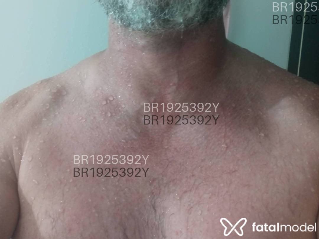 Acompanhante homem com cabelo castanho de olhos verdes em Uberlândia - Kauan