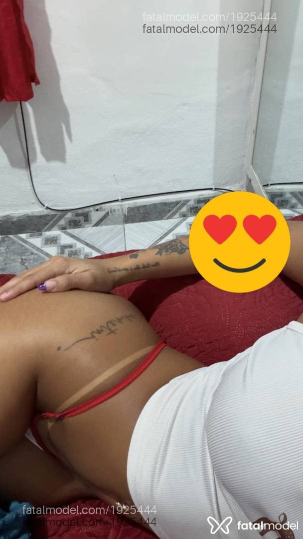 Acompanhante mulher morena (o) de olhos castanhos - Mirella
