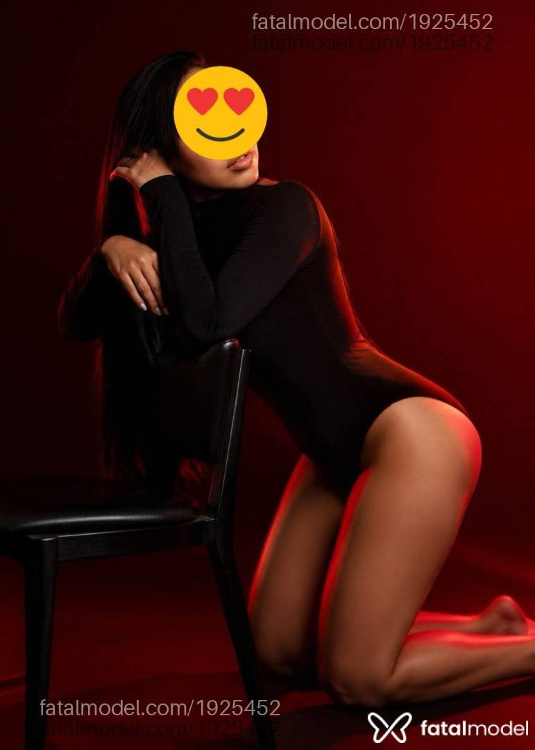 Acompanhante mulher morena (o) de olhos castanhos - Vitória