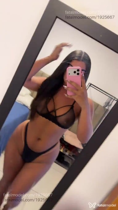 Acompanhante mulher trans com cabelo castanho de olhos pretos em Goiânia Acompanhante mulher trans com cabelo castanho de olhos pretos em Goiânia - Anny kaliffa