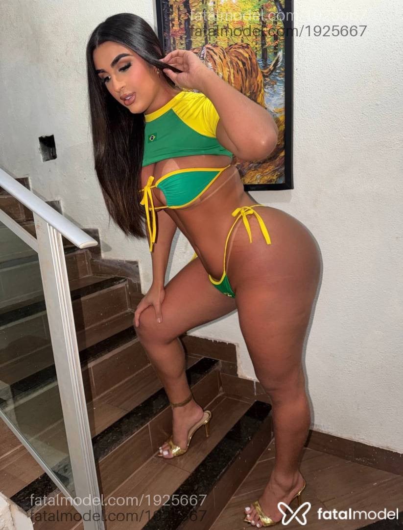 Acompanhante mulher trans com cabelo castanho de olhos pretos em Goiânia Acompanhante mulher trans com cabelo castanho de olhos pretos em Goiânia - Anny kaliffa