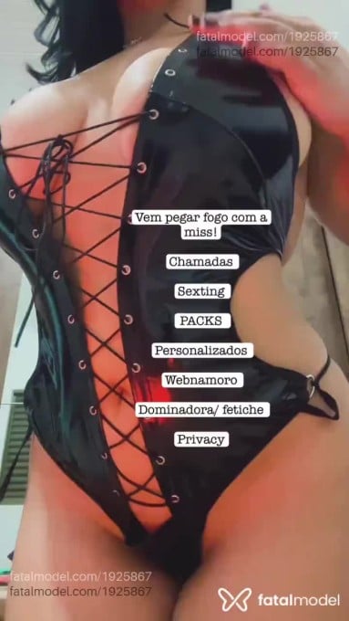 Acompanhante mulher com cabelo castanho de olhos castanhos em Virtual - Anna Luxúria