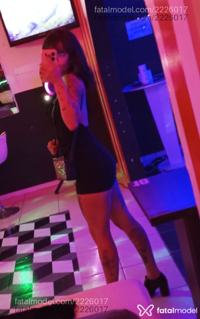 Acompanhante mulher com cabelo castanho de olhos castanhos em Porto Alegre - Jenni