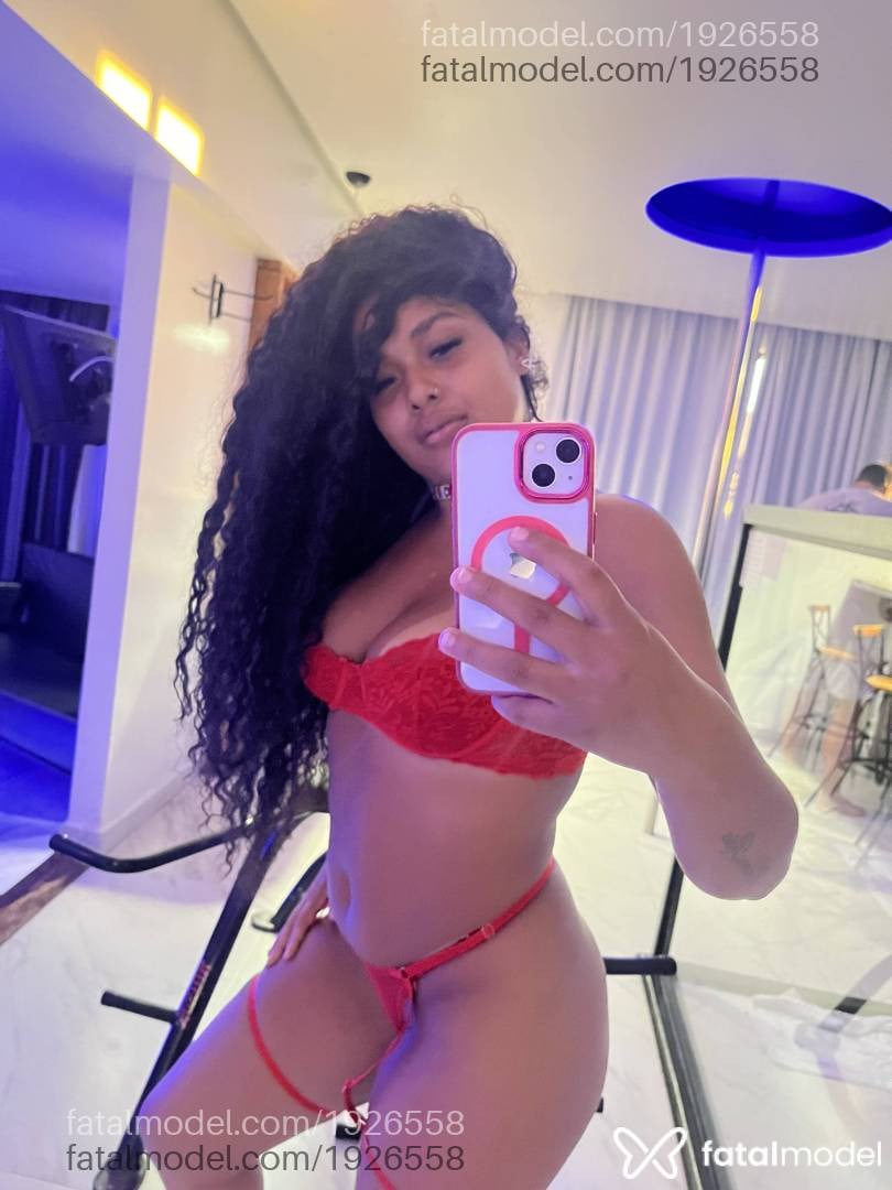 Acompanhante mulher morena (o) de olhos castanhos - Dalila