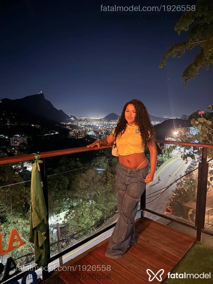 Acompanhante mulher morena (o) de olhos castanhos - Dalila