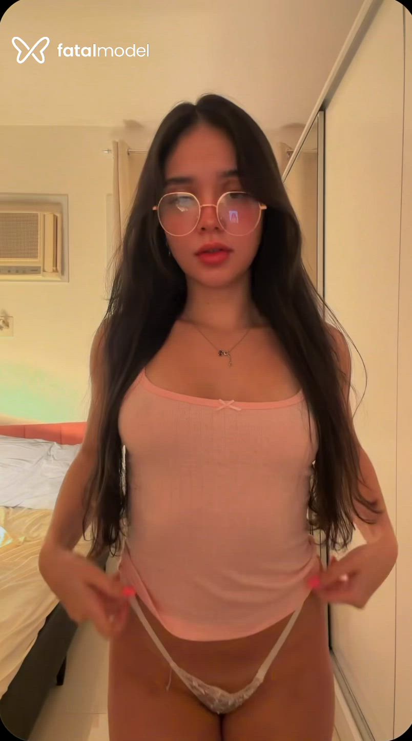 Acompanhante mulher morena (o) de olhos castanhos em Virtual Acompanhante mulher morena (o) de olhos castanhos em Virtual - Julia suggar