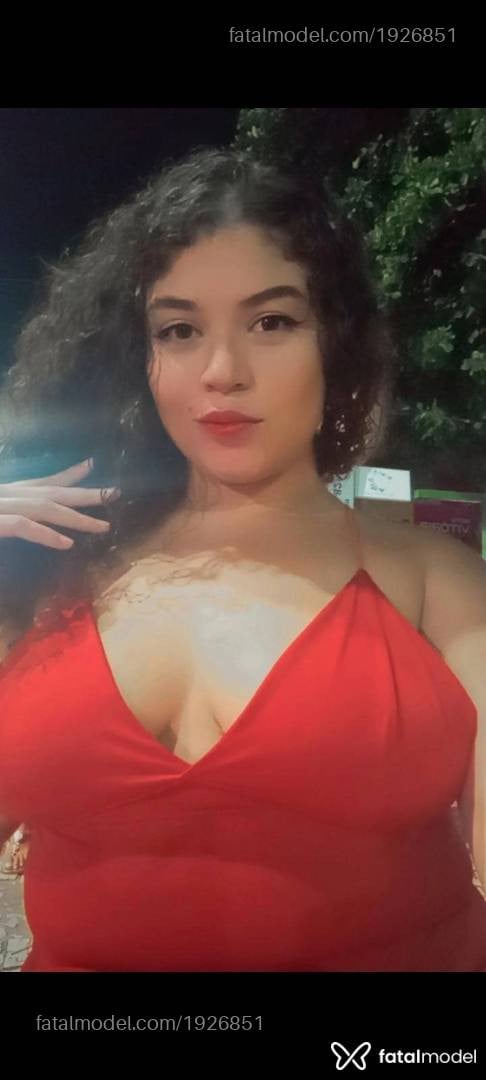 Acompanhante mulher com cabelo castanho de olhos verdes em Virtual - Luna Campelo