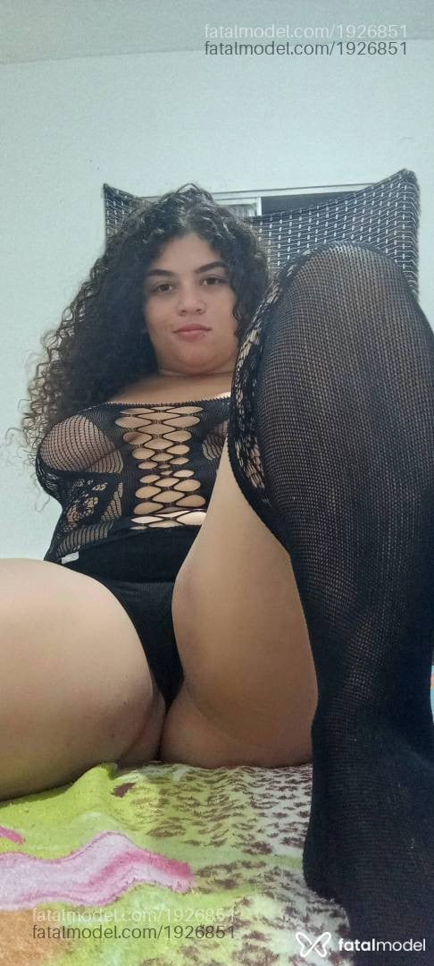 Acompanhante mulher com cabelo castanho de olhos verdes em Virtual - Luna Campelo