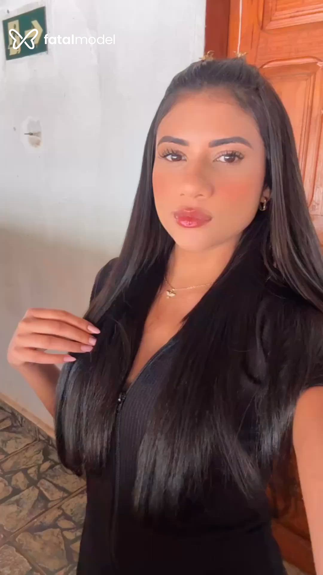 Acompanhante mulher com cabelo castanho de olhos castanhos - Scarlett Prado