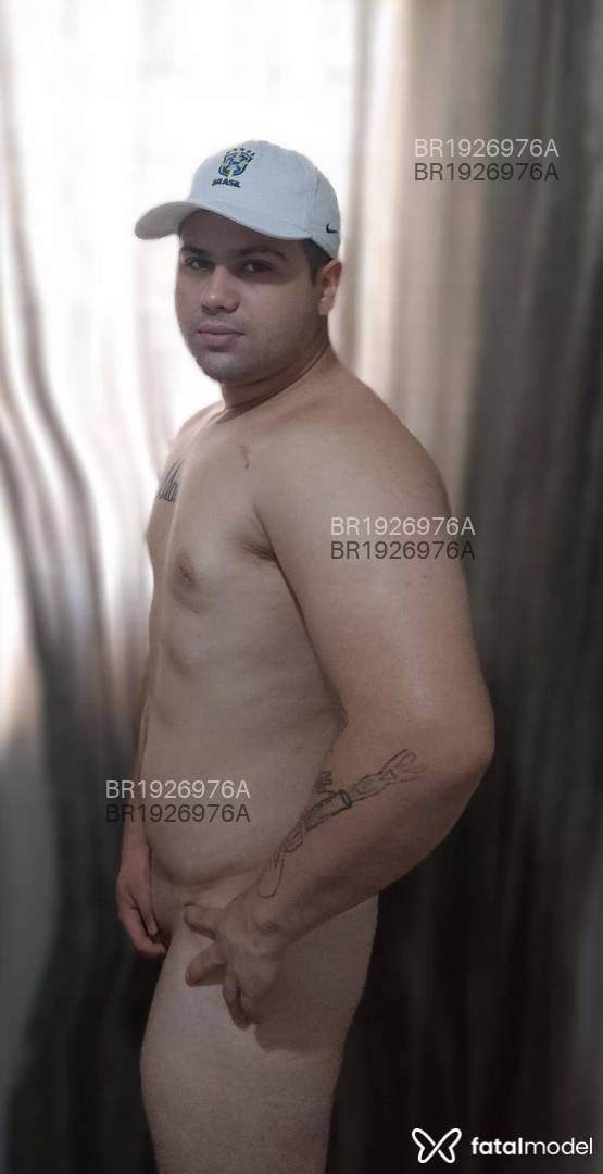 Acompanhante homem loira (o) de olhos verdes em Araçatuba - Wesley