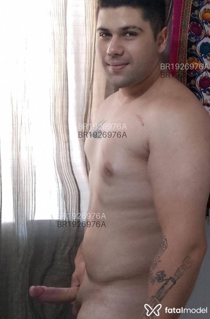 Acompanhante homem loira (o) de olhos verdes em Araçatuba - Wesley