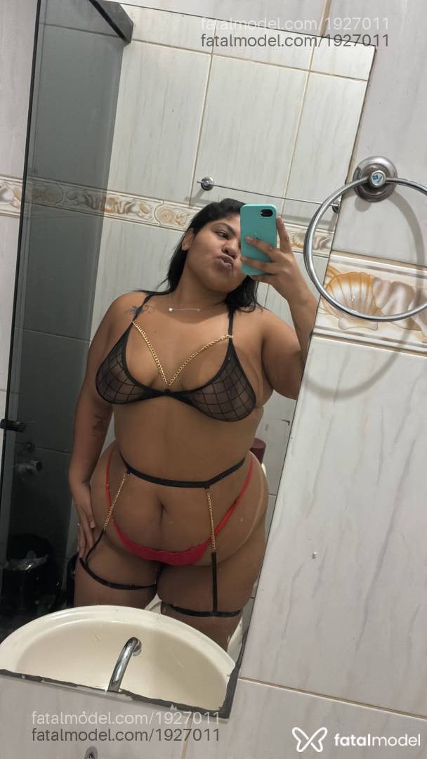 Acompanhante mulher morena (o) de olhos pretos - Estephany